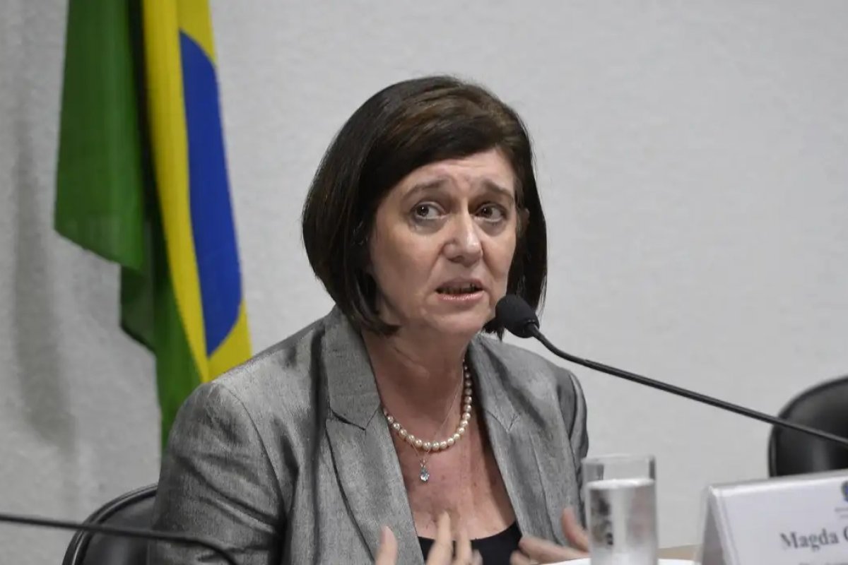 Magda demite dois diretores da Petrobras e traz executivo da Previ para área financeira