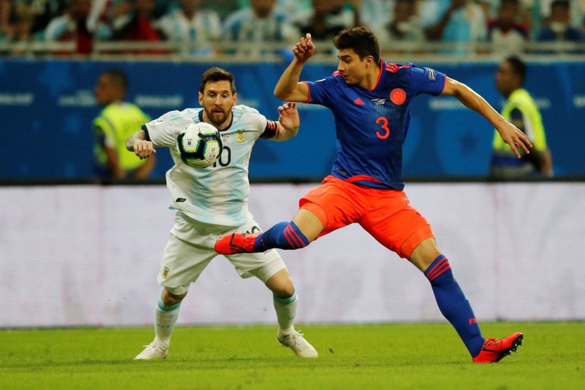 Zapata amplia para a Colômbia contra a Argentina