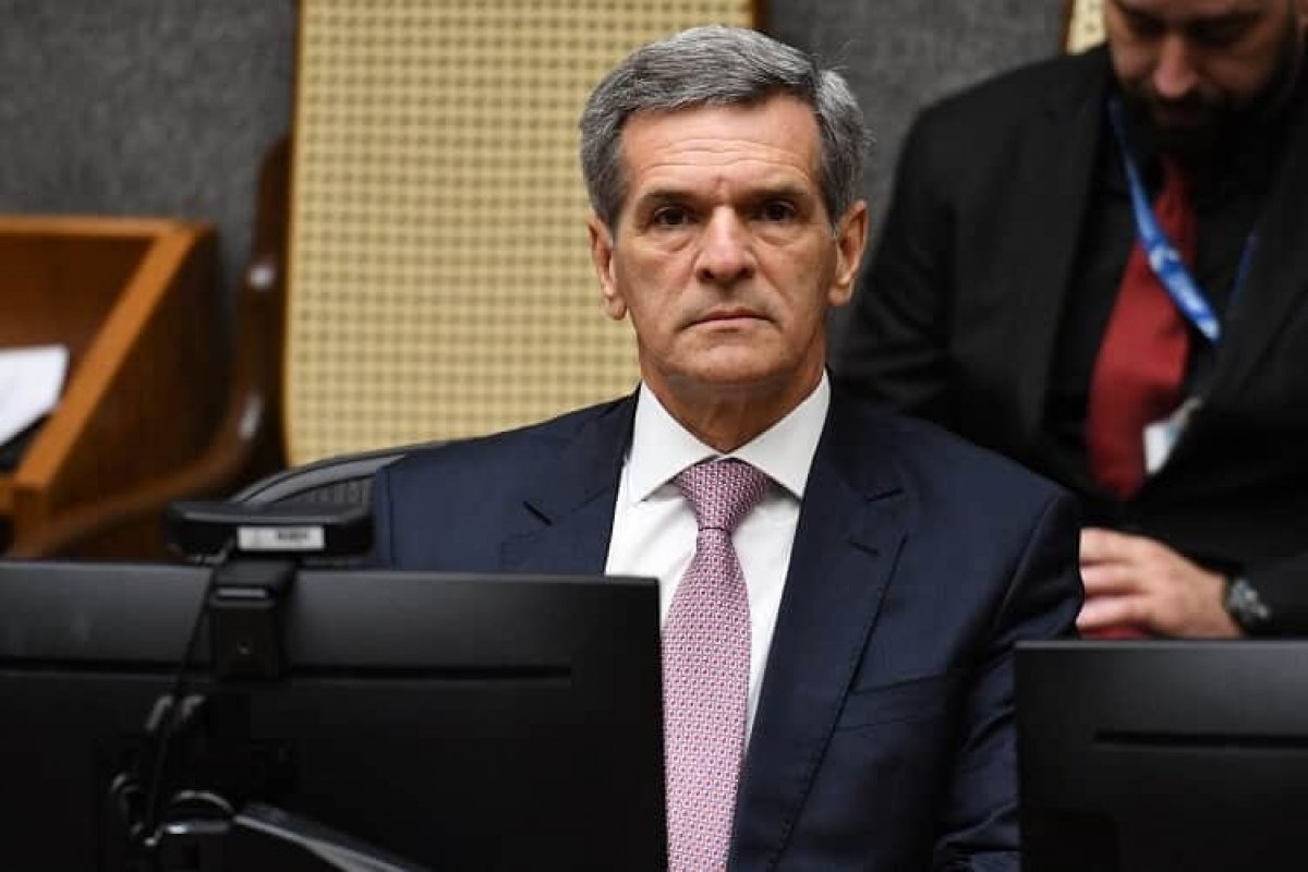 STJ diz que viúva pode questionar registro de bisneto reconhecido como filho pelo marido