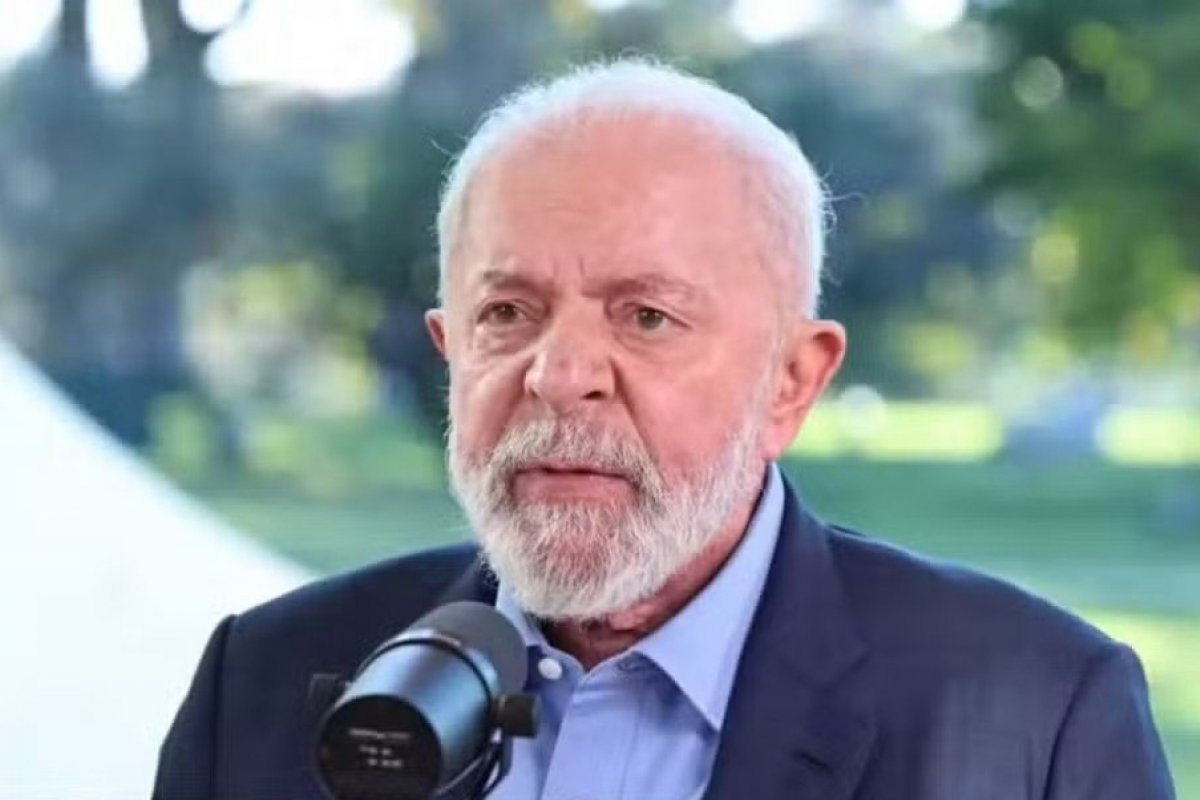 Comportamento do Banco Central é a única 'coisa desajustada' que há no país, diz Lula