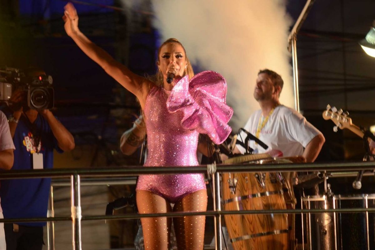 Ivete Sangalo puxará trio sem cordas no Campo Grande