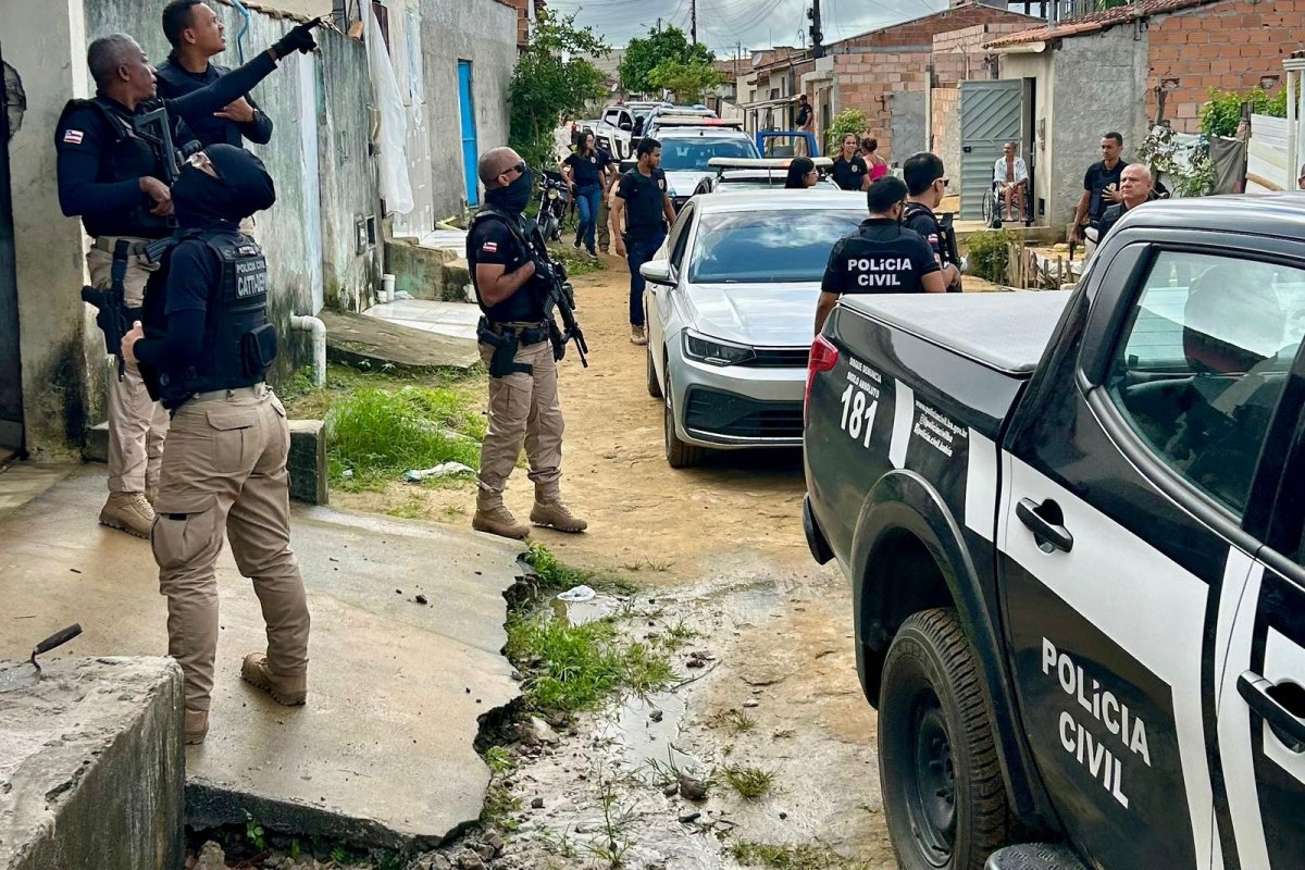 Operação cumpre mais de 330 mandados contra lideranças criminosas na Bahia e outros estados