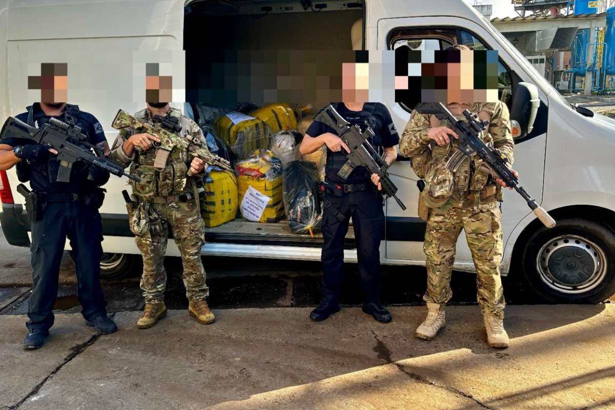 Polícia Federal queima mais de uma tonelada de drogas na Bahia