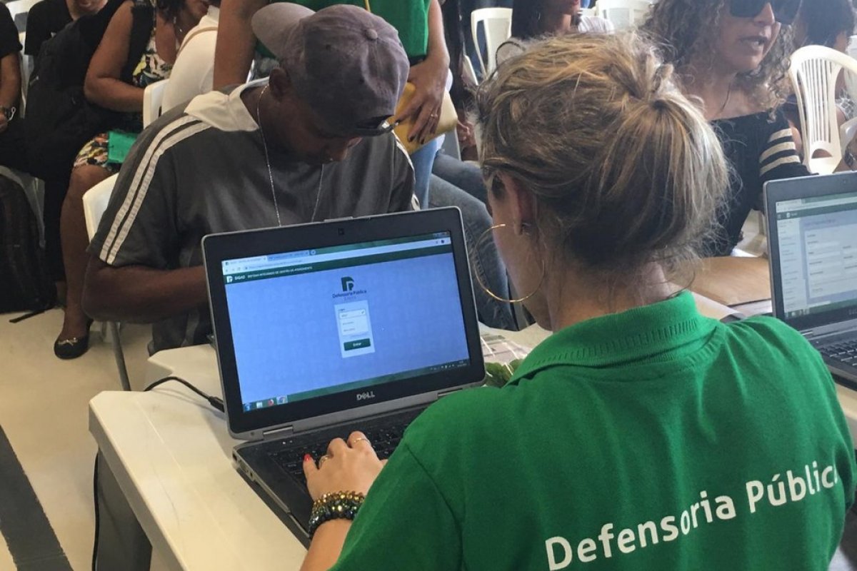 Defensoria Pública realiza mutirão para mudança de nome e gênero de pessoas trans em Salvador