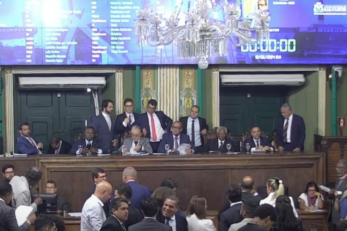 Lei de Diretrizes Orçamentárias para 2025 é aprovada na Câmara de Salvador