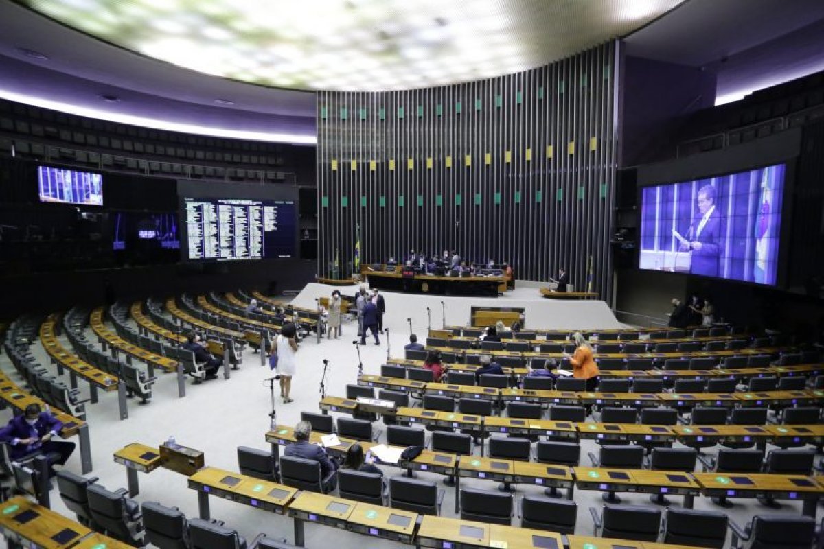 Veja votação do Senado que aprova projeto que regulamenta jogos de azar no Brasil