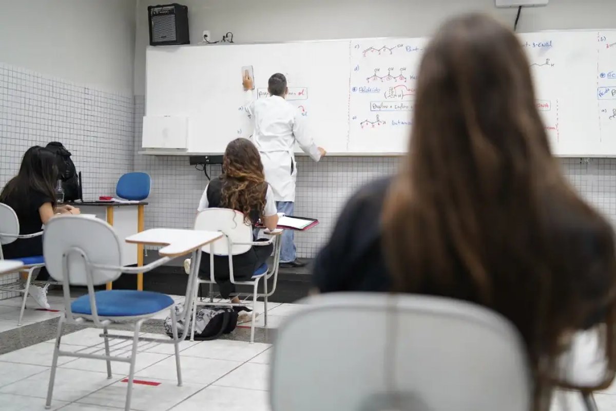 Senado aprova reformulação do ensino médio
