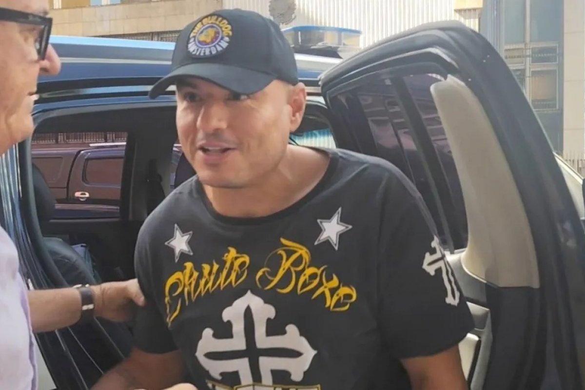 Carlinhos Mendigo não paga dívida de pensão em audiência e segue preso