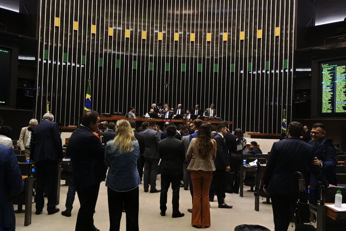 São João: Senado realiza sessões remotas e Câmara deve dispensar presença