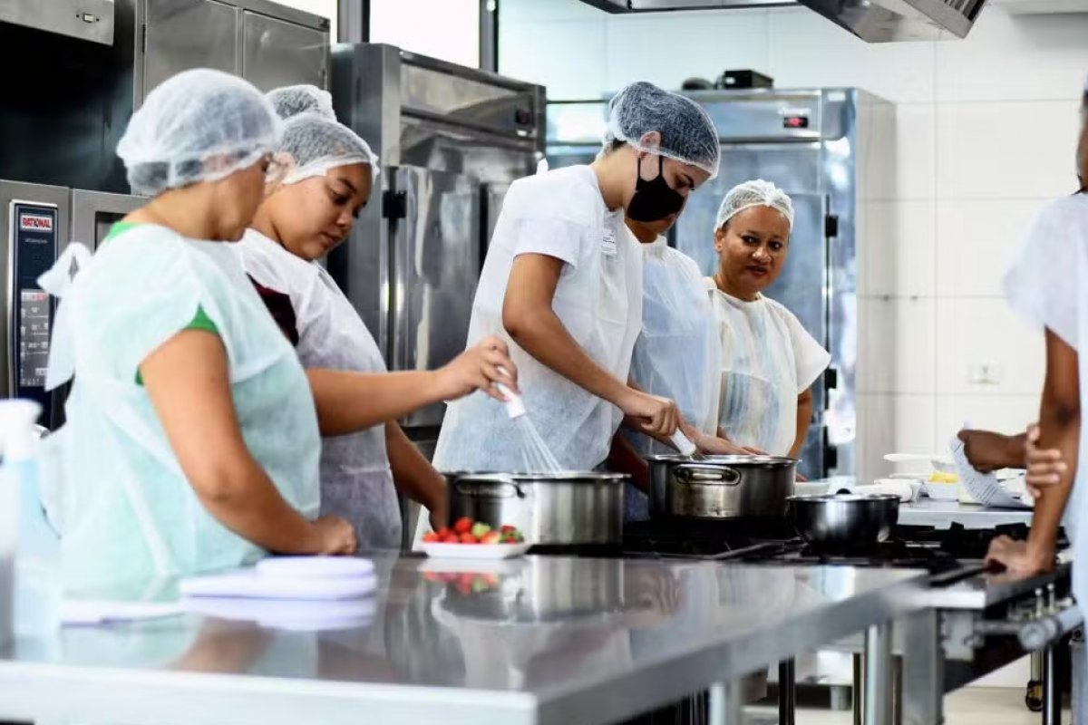 Salvador oferece cursos gratuitos de qualificação para mulheres
