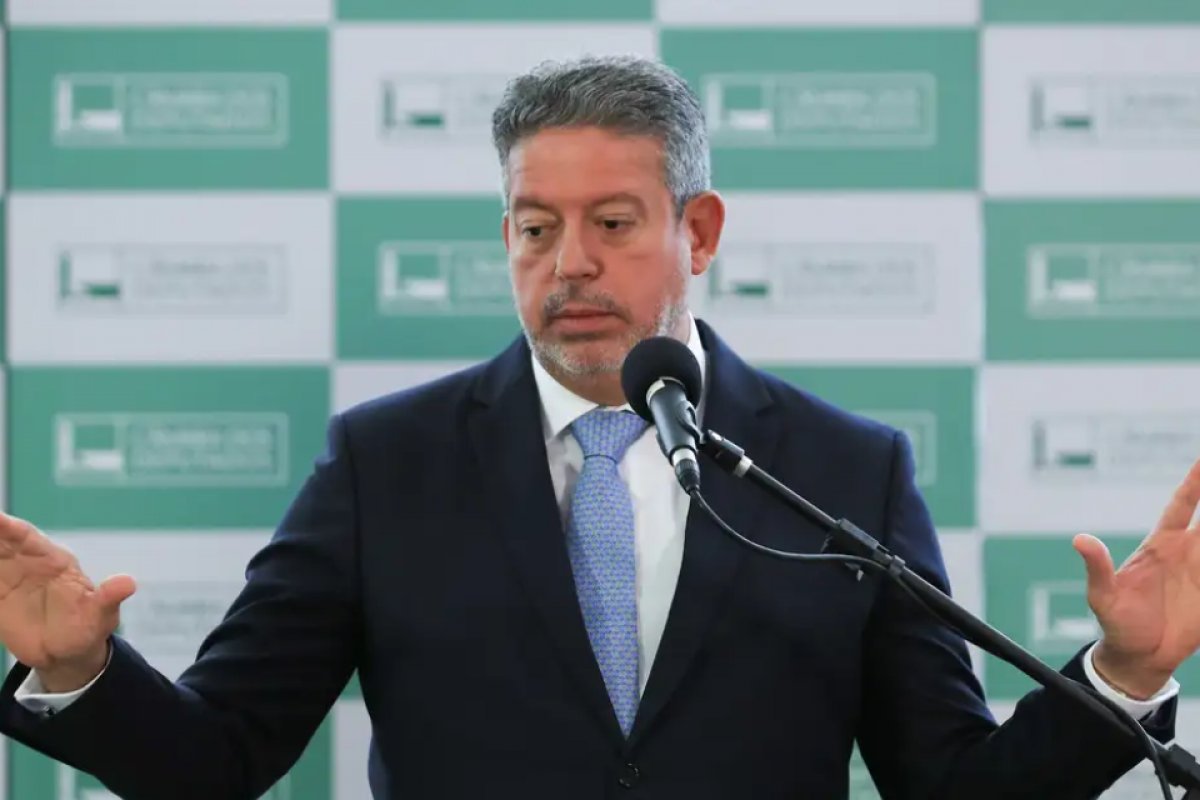 Lira decide liberar todos os deputados durante semana de São João