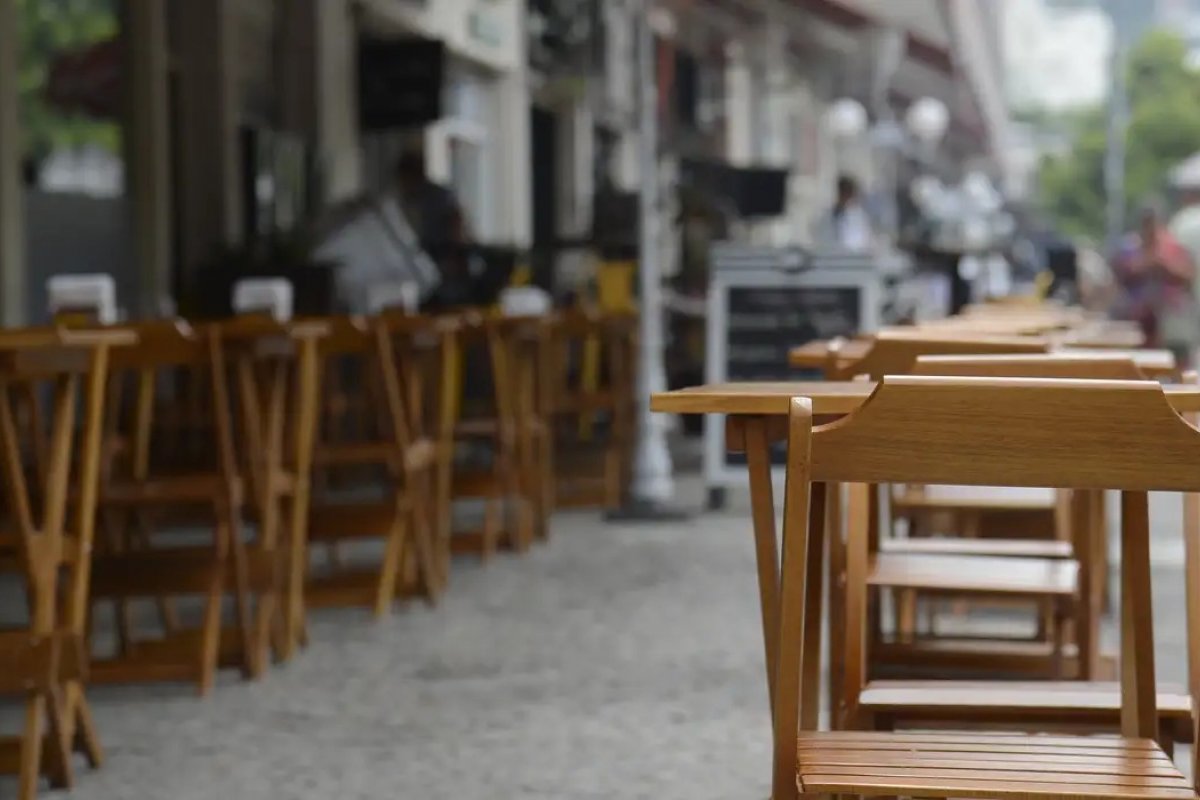 Abrasel: bares e restaurantes registram alta de mais de 3% no movimento em maio