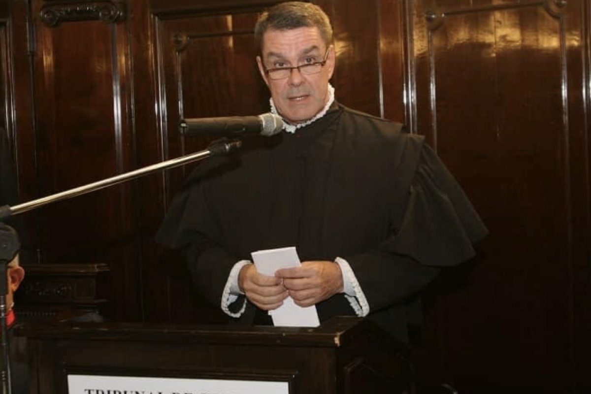 Desembargador é suspeito de lavagem de dinheiro em posto de combustível em SP