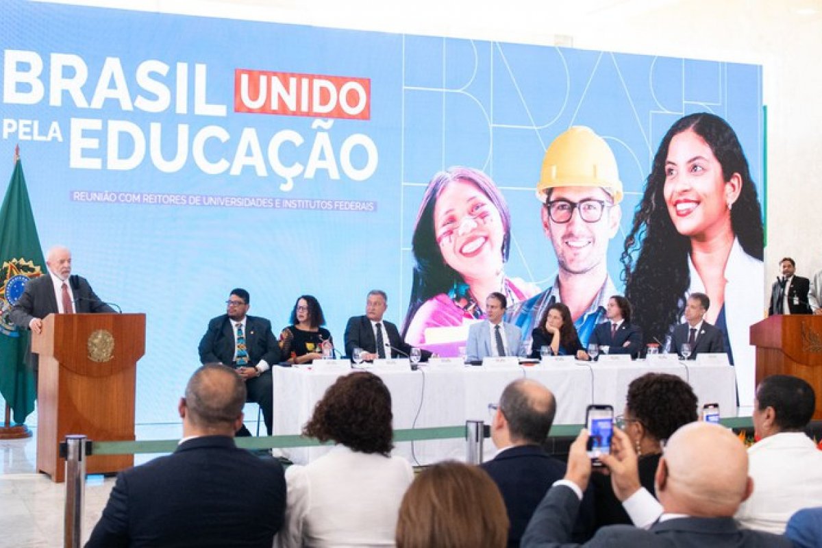 Universidades têm obras inacabadas há 16 anos enquanto Lula promete novos campi