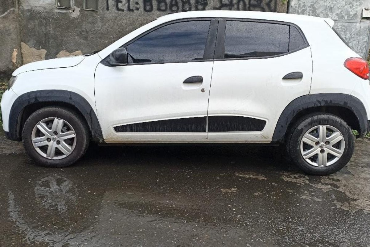 Polícia Militar recupera carro roubado em Piatã