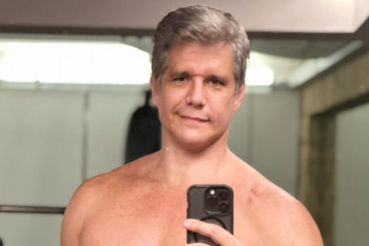 Aos 54 anos, Marcio Garcia mostra boa forma ao postar fotos sem camisa!
