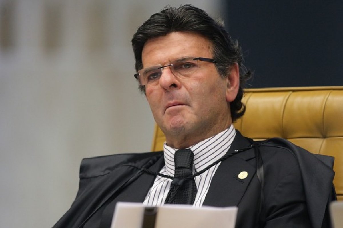 Luiz Fux suspende juiz de garantias por tempo indeterminado