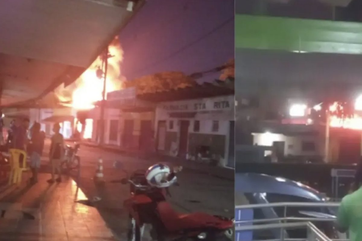Vídeo: incêndio atinge barraca de fogos no Centro Comercial de Itabuna