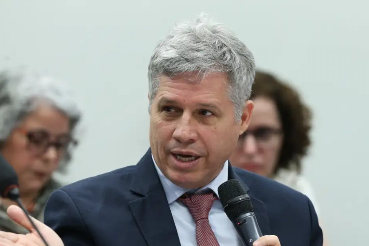 Ministro confirma saída de diretor da Conab após problemas com leilão do arroz