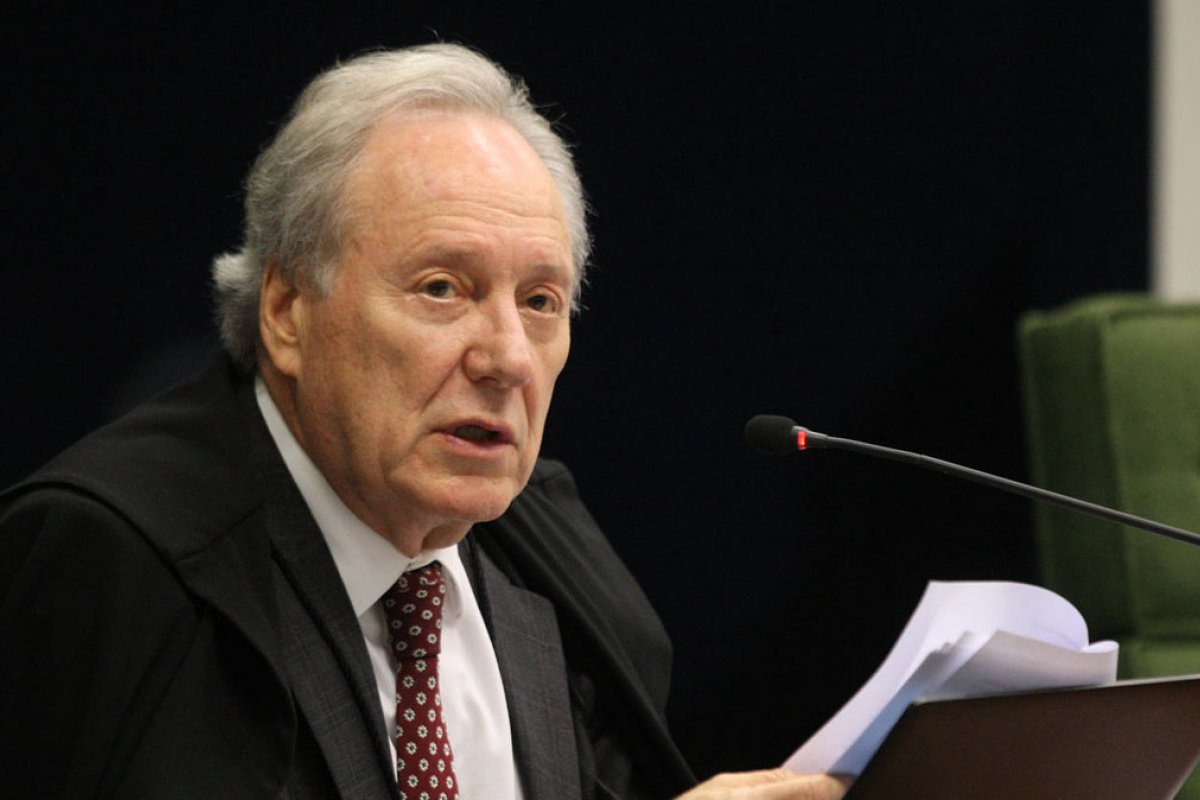 Comissão da Câmara aprova requerimento com informações sobre presos do 8/1 a Lewandowski
