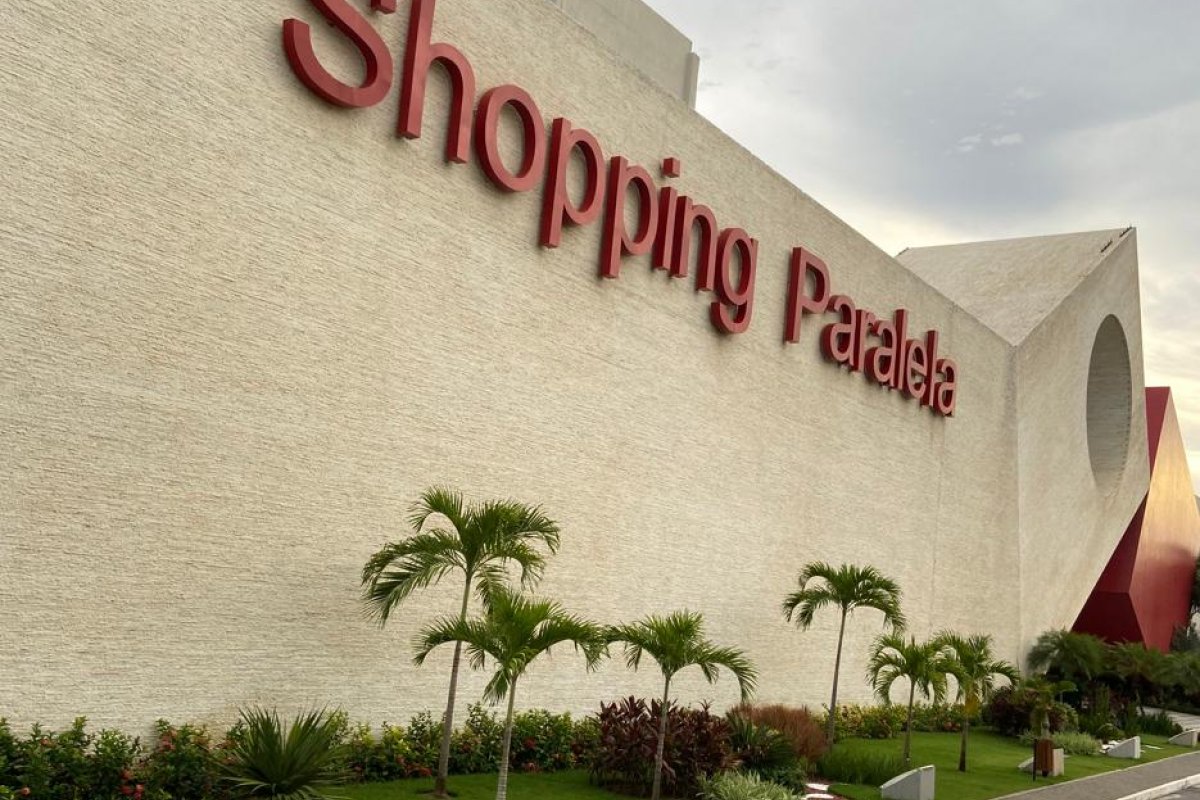 Serviços gratuitos ao público LGBTQIAPN+ são oferecidos em shopping da capital baiana