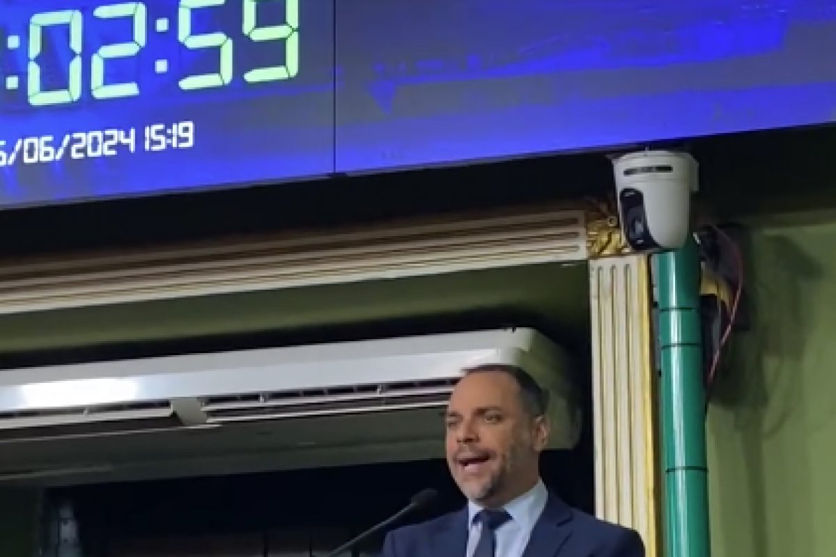 Vídeo: "Fragiliza a relação do serviço público com a sociedade", diz Augusto Vasconcelos sobre a contratação via REDA