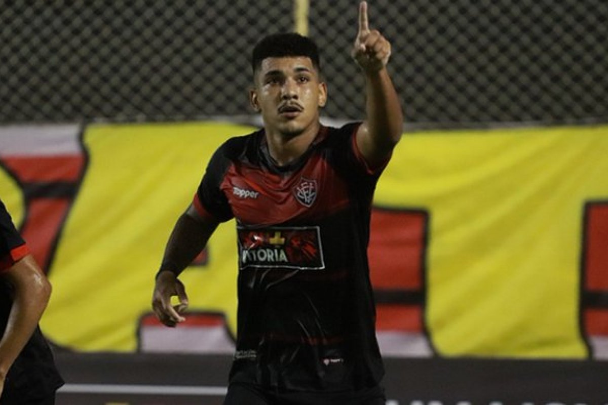 Vitória estreia com pé direito no Baianão e vence Jacobina