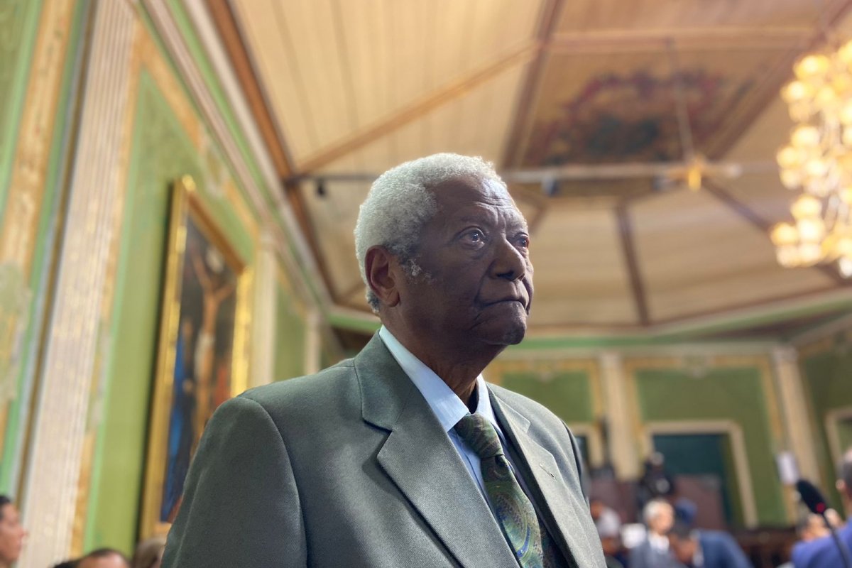 Vídeo: Edvaldo Brito aponta possível irregularidade eleitoral e se abstém de votar em PL do Executivo