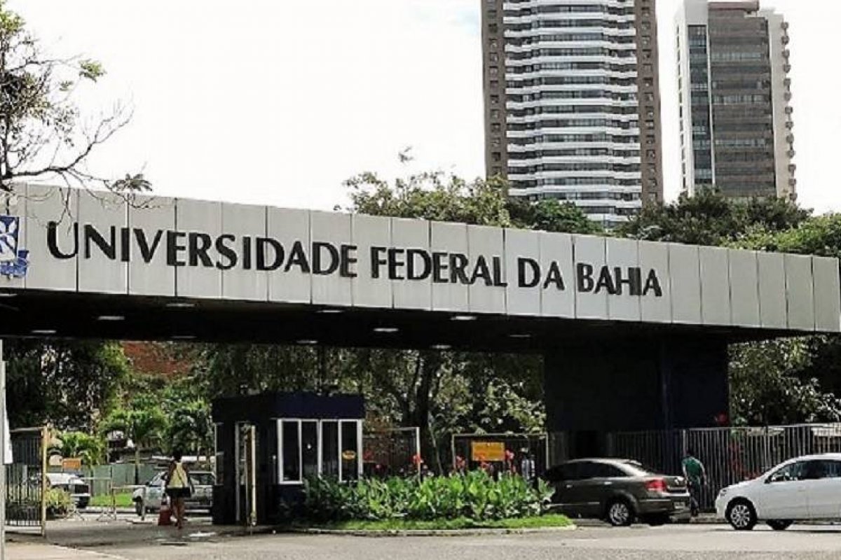 Professores da UFBA votam pelo fim da greve