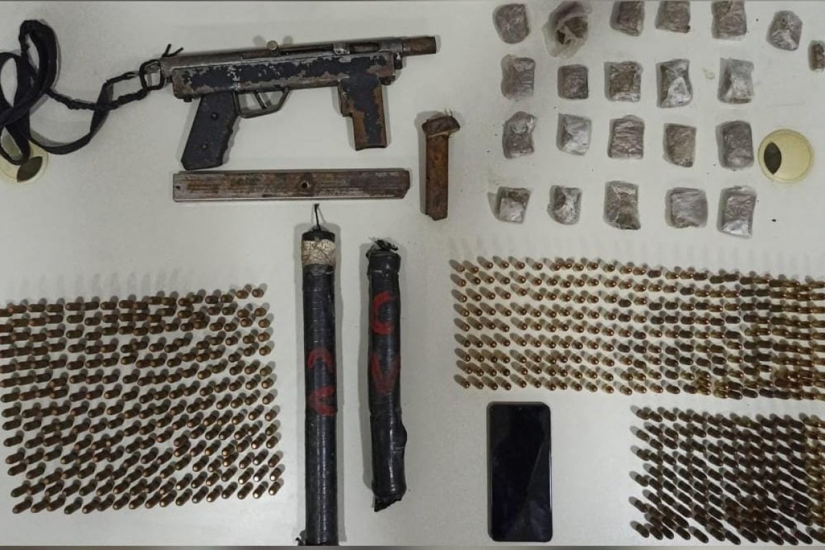 Homem é preso com submetralhadora e mais de 600 munições em Porto Seguro