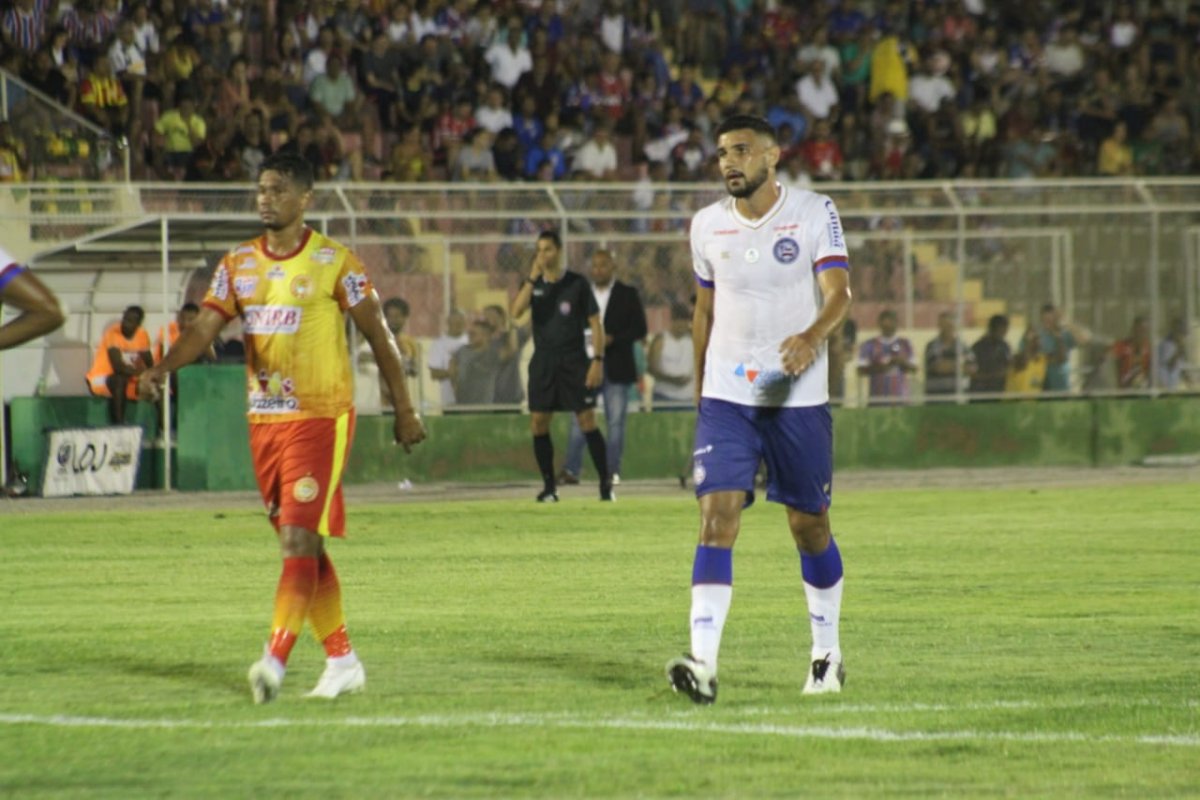 Bahia tropeça na estreia do Baiano e só empata com a Juazeirense