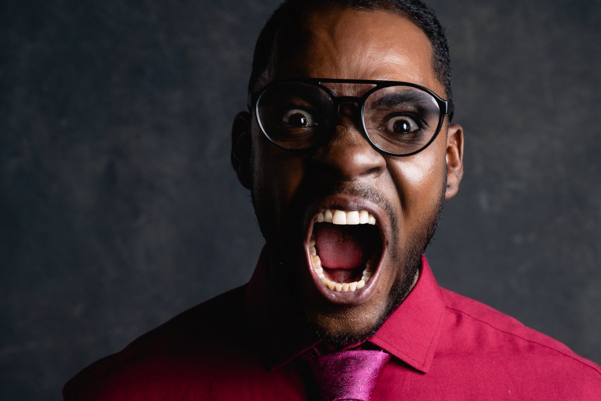 Caixa Cultural Salvador apresenta peça "Para Meu Amigo Branco"!