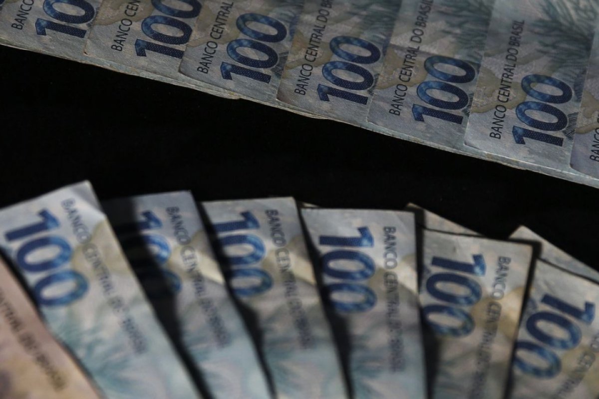 Dívida pública bruta do Brasil sobe a 76,8% do PIB em maio, mostra BC