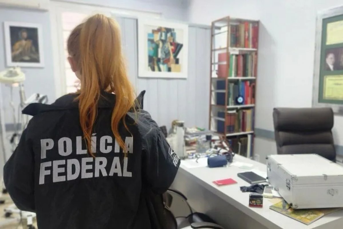 Homem é preso por falsificar diplomas em nome da UFRGS