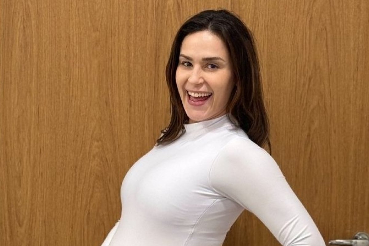 Após dar à luz gêmeos e perder um dos bebês, Nadja Haddad mostra objeto feito com seu leite materno!