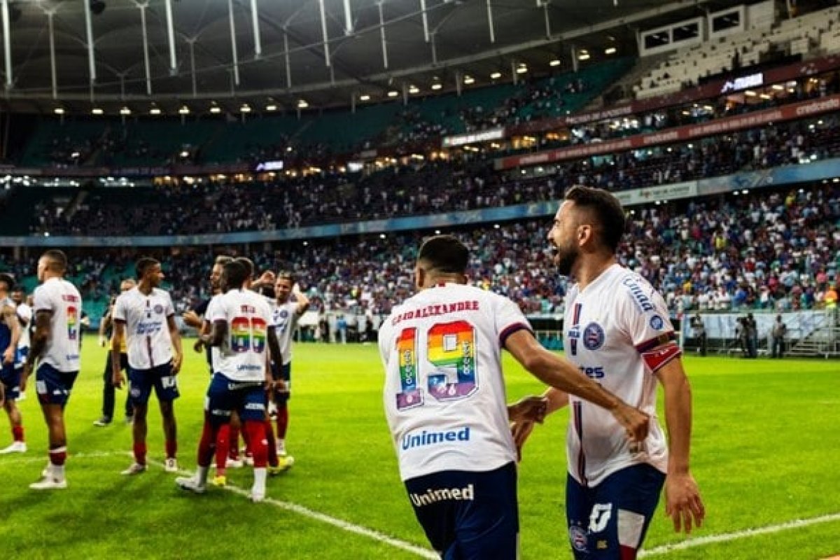 De olho na liderança do Brasileirão, Bahia enfrenta o São Paulo neste domingo (30)