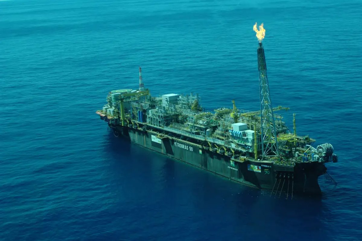 Produção nacional de petróleo cresce 3,9% em maio