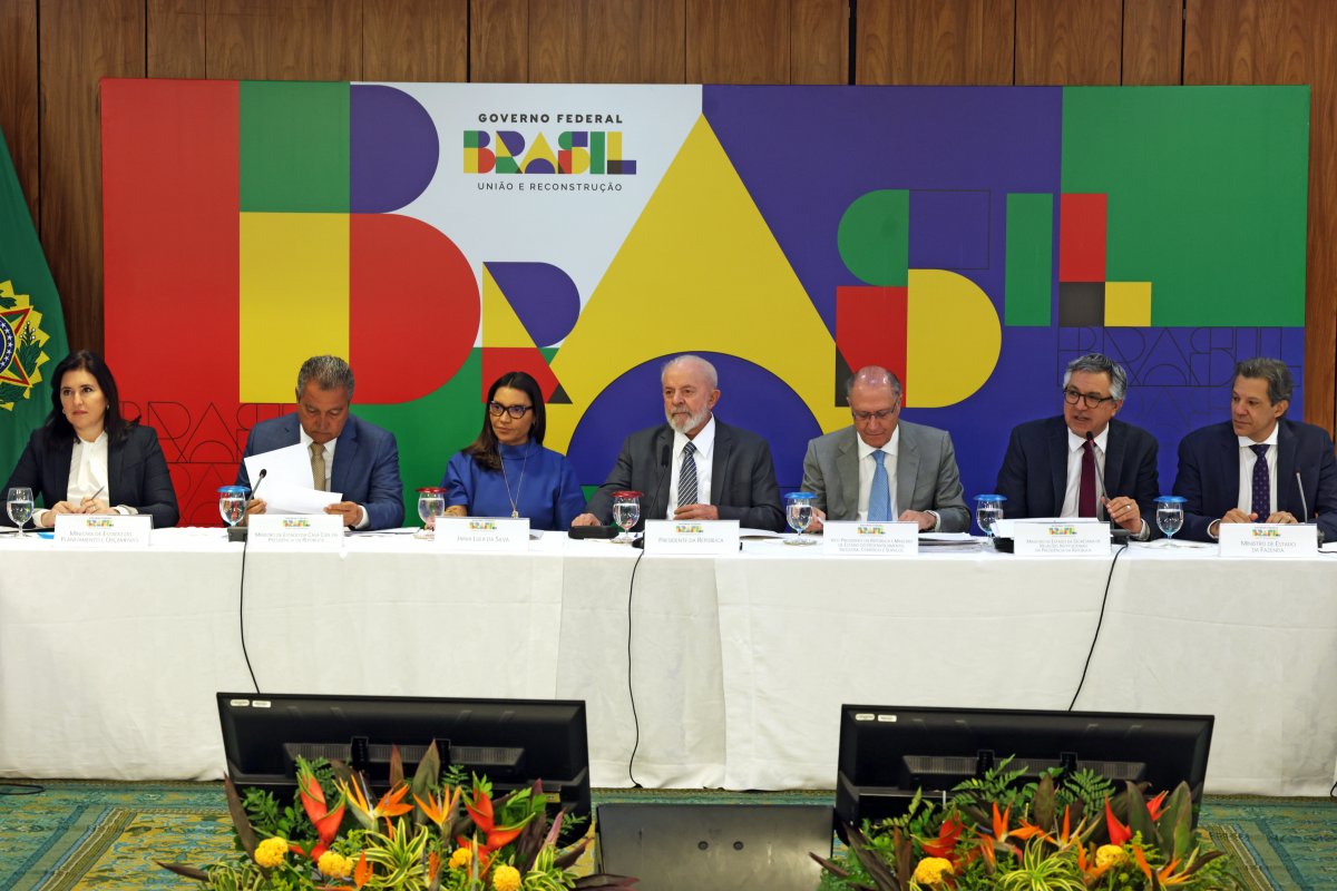 Lula diz que 'não joga dinheiro fora' e 'responsabilidade fiscal é compromisso'