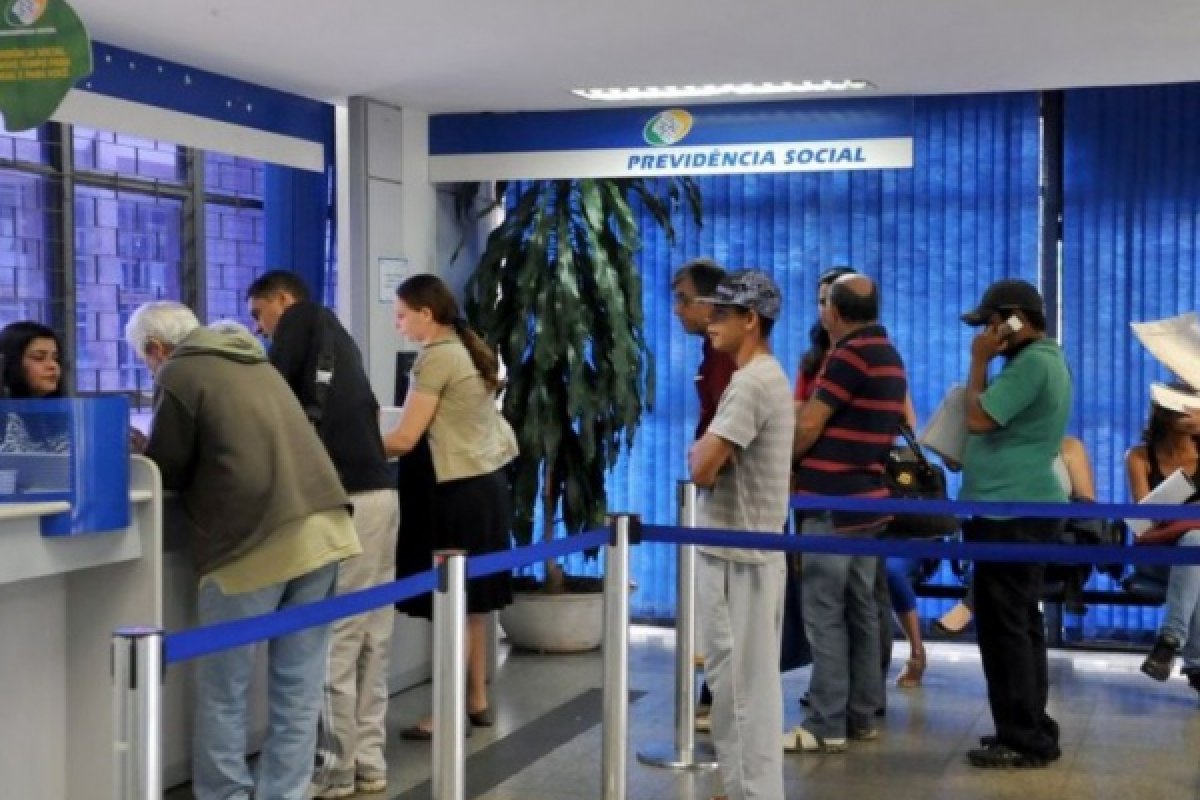 Governo aguarda ajuste do TCU para contratar militares da reserva para atuar no INSS