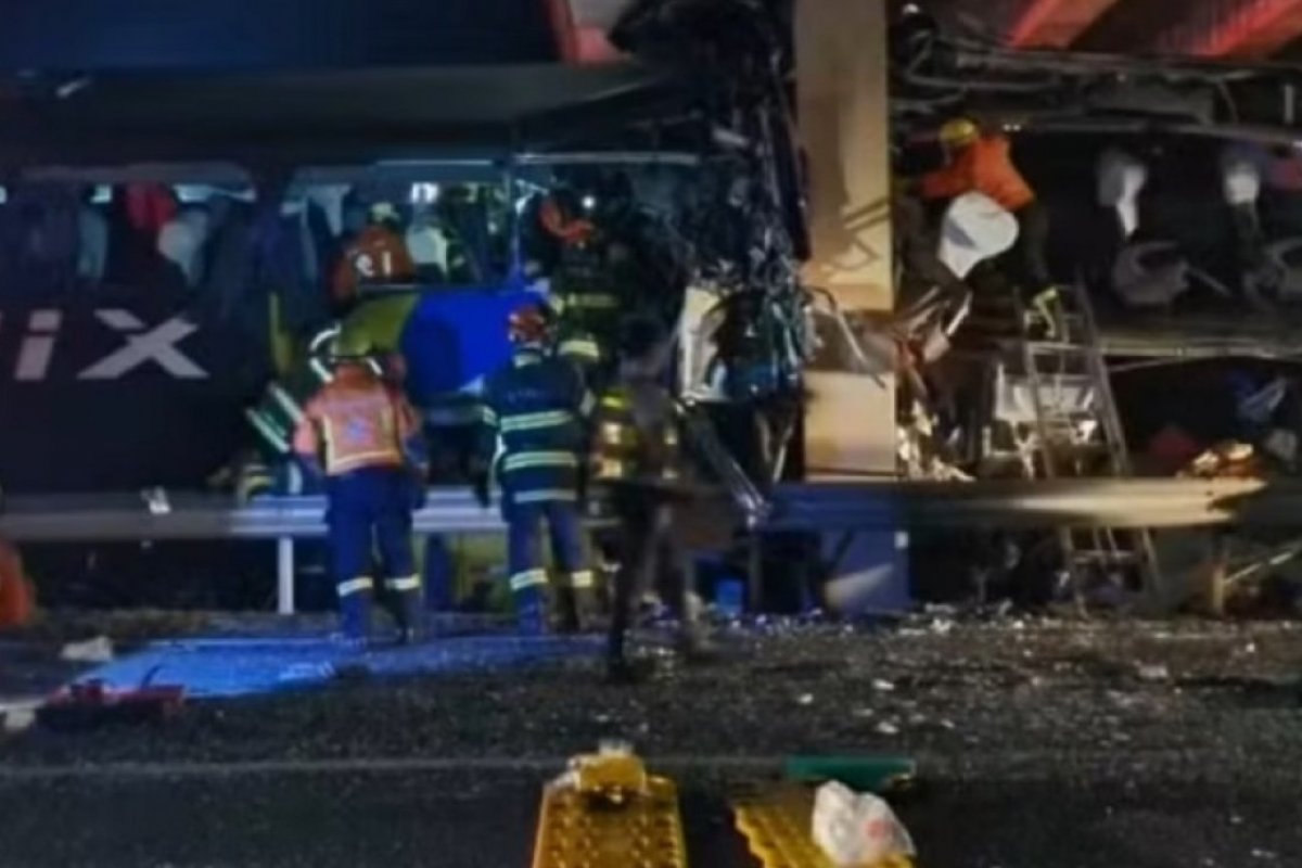 Ao menos 10 pessoas morrem após acidente com ônibus no interior de São Paulo