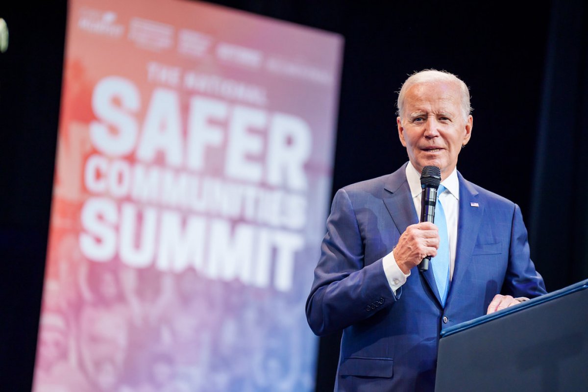 Biden diz que só considera desistir da campanha se Deus mandar