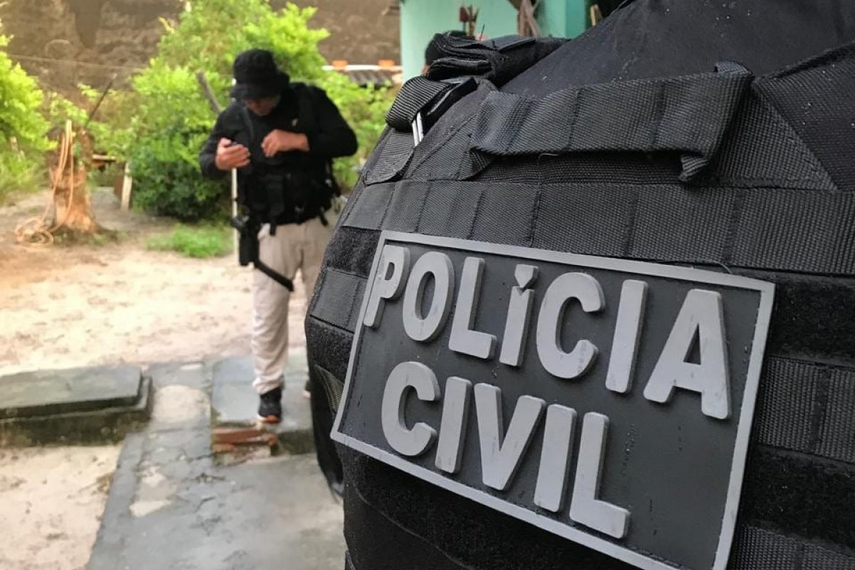 Dupla é presa em flagrante por furto em Itapuã