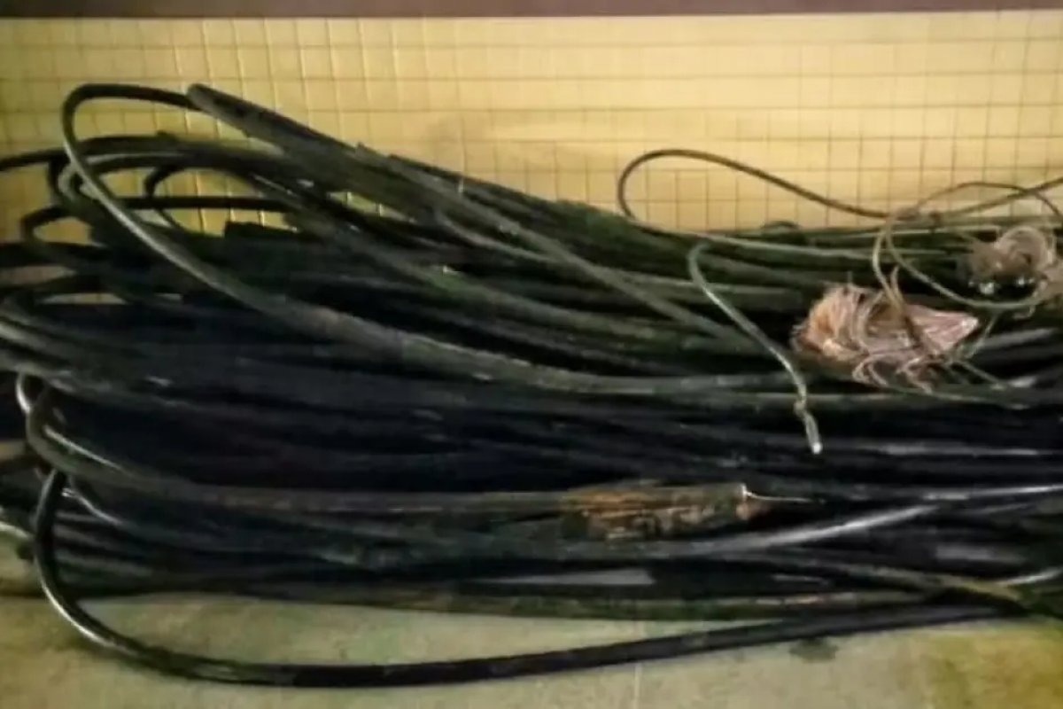 Seis homens são presos após furto de fios no subúrbio de Salvador