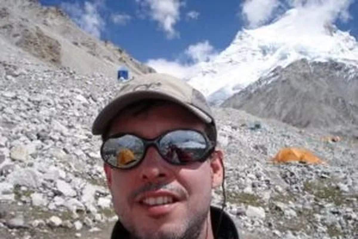 Brasileiro que desapareceu em montanha no Peru morreu ai cair em buraco, diz família