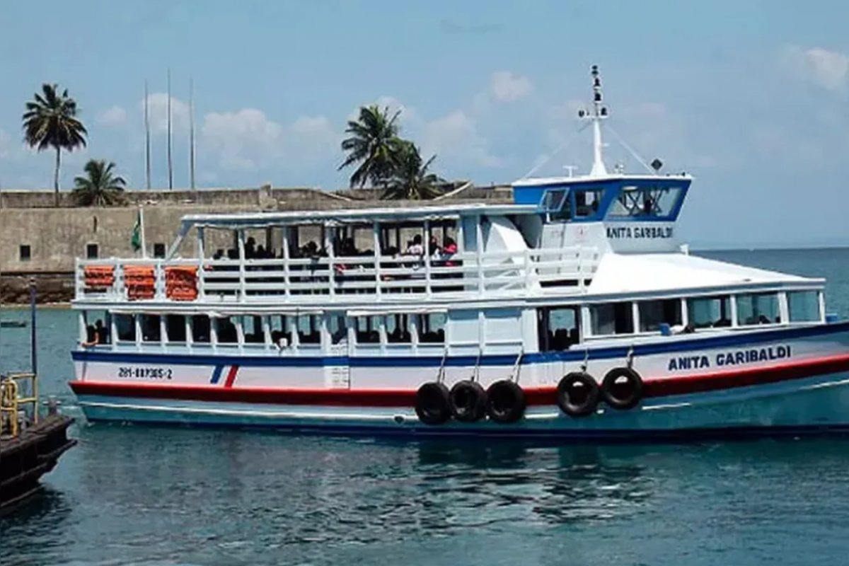 Travessia Salvador-Mar Grande cumpre saídas a cada meia hora neste domingo (7)