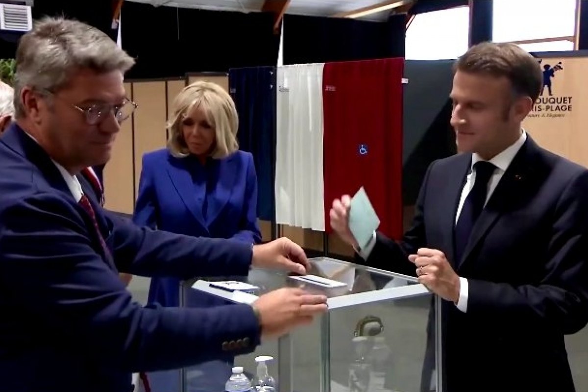 França volta às urnas para eleger Parlamento mais dividida do que no 1º turno