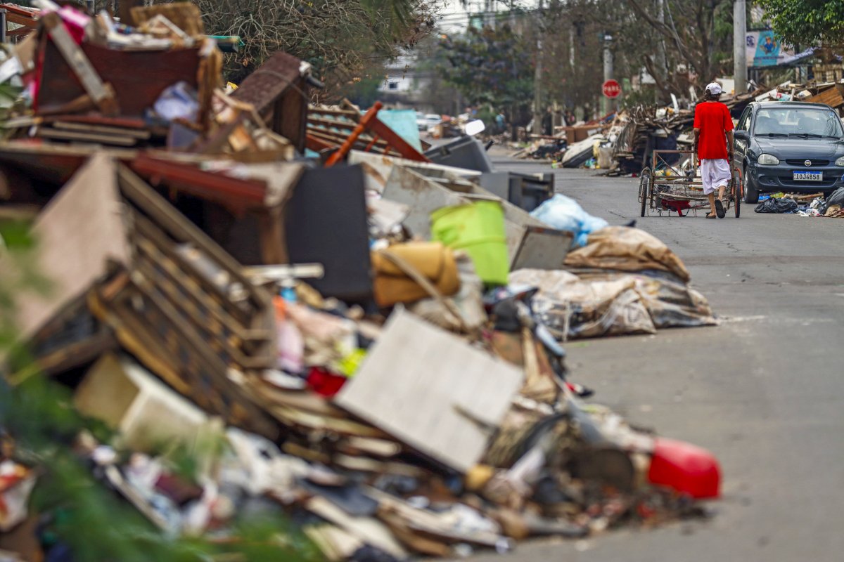 Sobe para 182 o número de mortes nas enchentes no Rio Grande do Sul