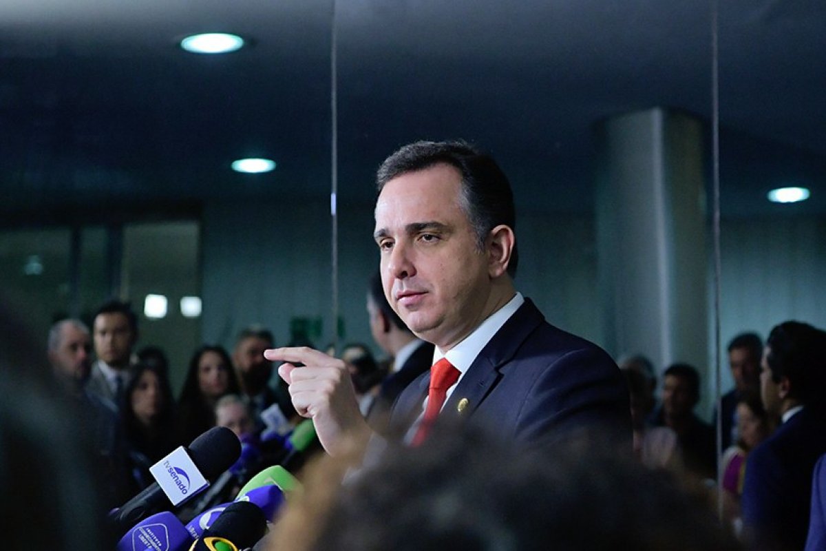 Inteligência artificial só não é mais perigosa que burrice humana, diz Pacheco