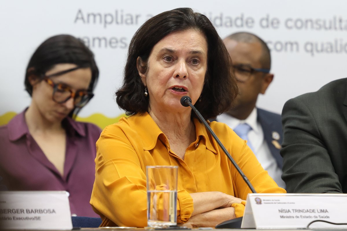 'Fomos em grande parte derrotados na vacinação de Covid', diz ministra da Saúde
