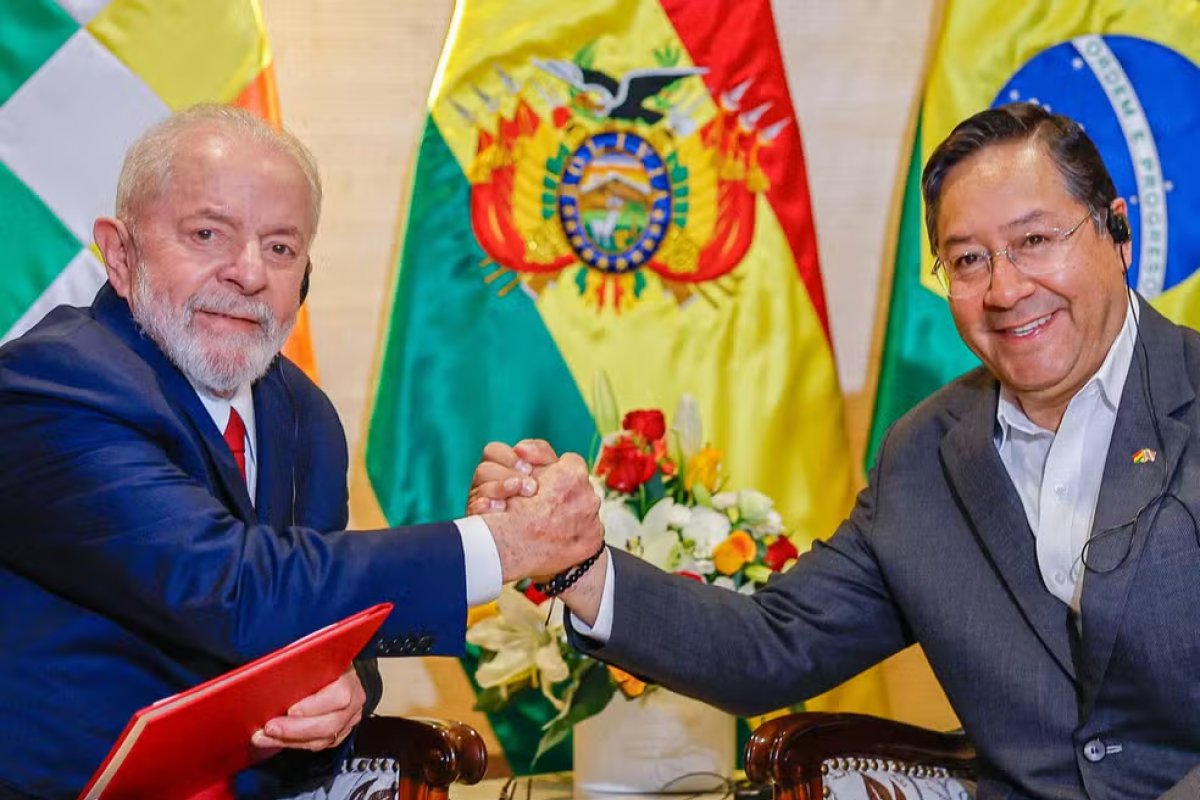 Na Bolívia, Lula diz que "desunião das forças democráticas" serve à extrema-direita